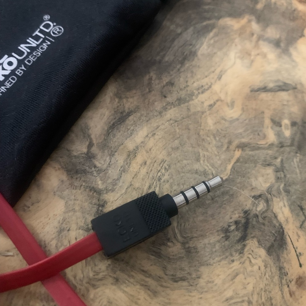 Ecko Unltd. Stomp Wired Earbuds with Case - Picture 4 of 8